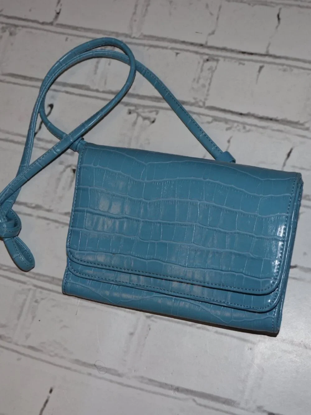 💙 Vintage Blue Croc‑Texture Wallet Purse · 5.5